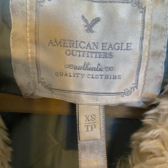 American Eagle Puffer Vest with Fur - Picture 6 of 8